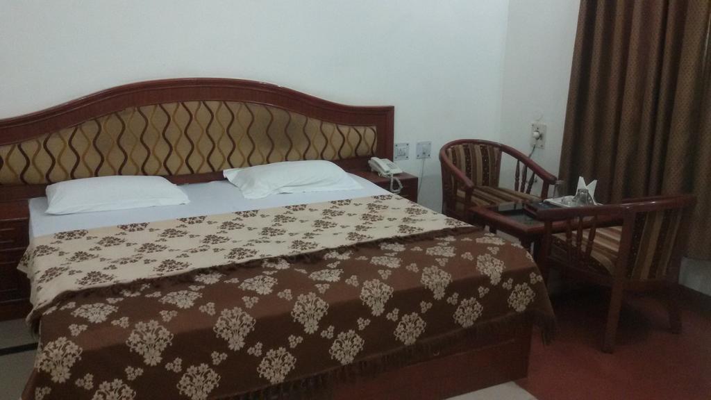 Hotel Sunrise Inn Lucknow Exterior photo