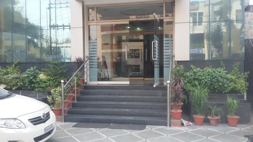Hotel Sunrise Inn Lucknow Exterior photo