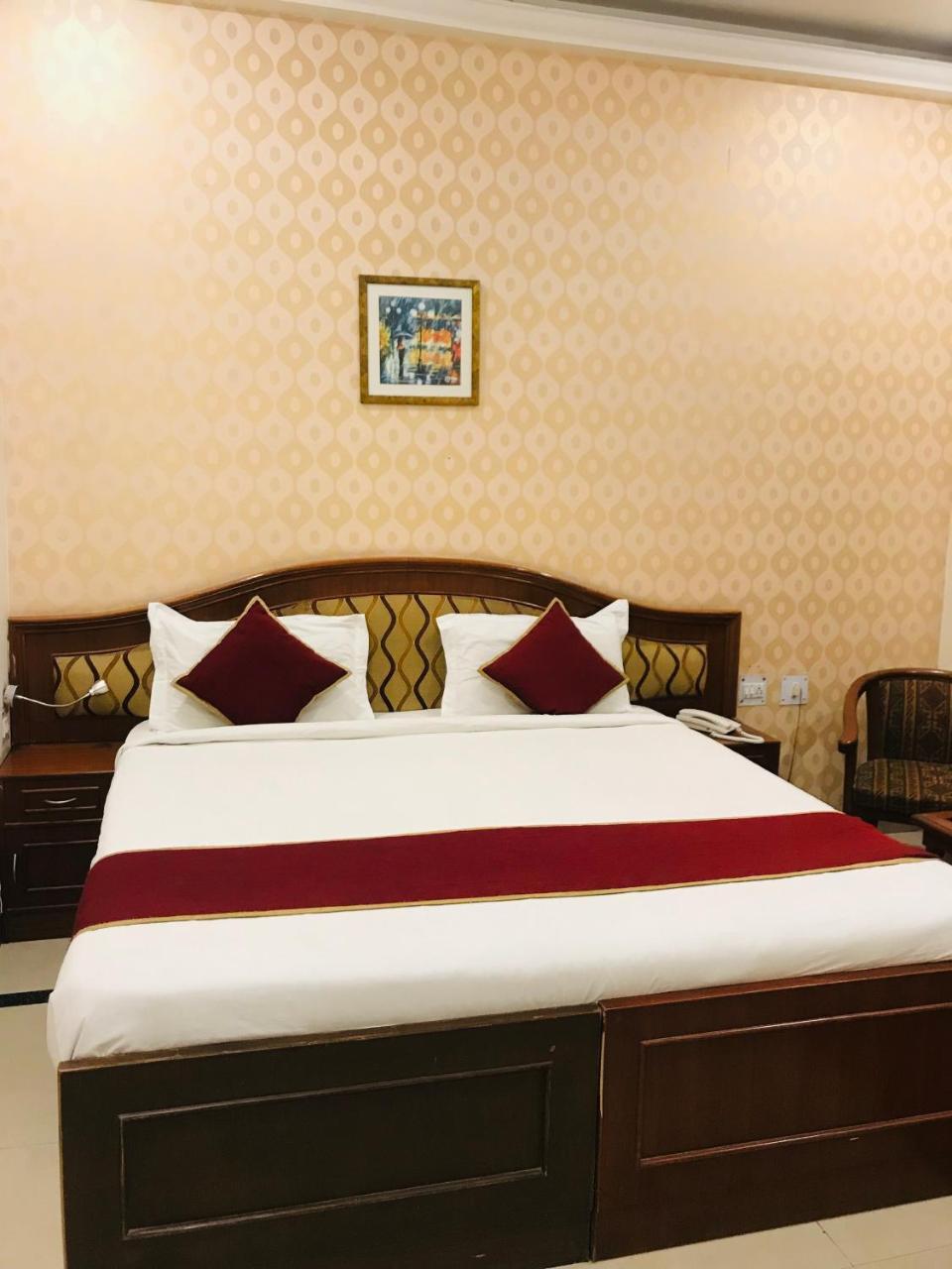 Hotel Sunrise Inn Lucknow Exterior photo